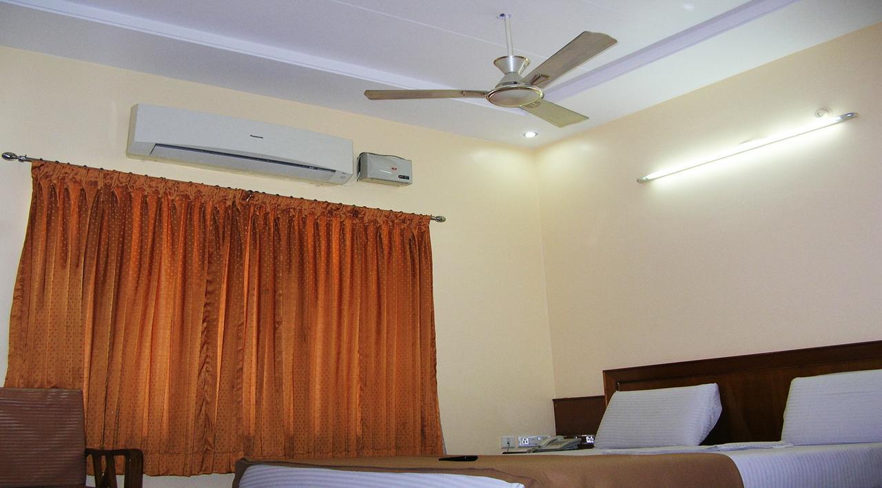 Athidhi Residency Hotell Tirupati Eksteriør bilde
