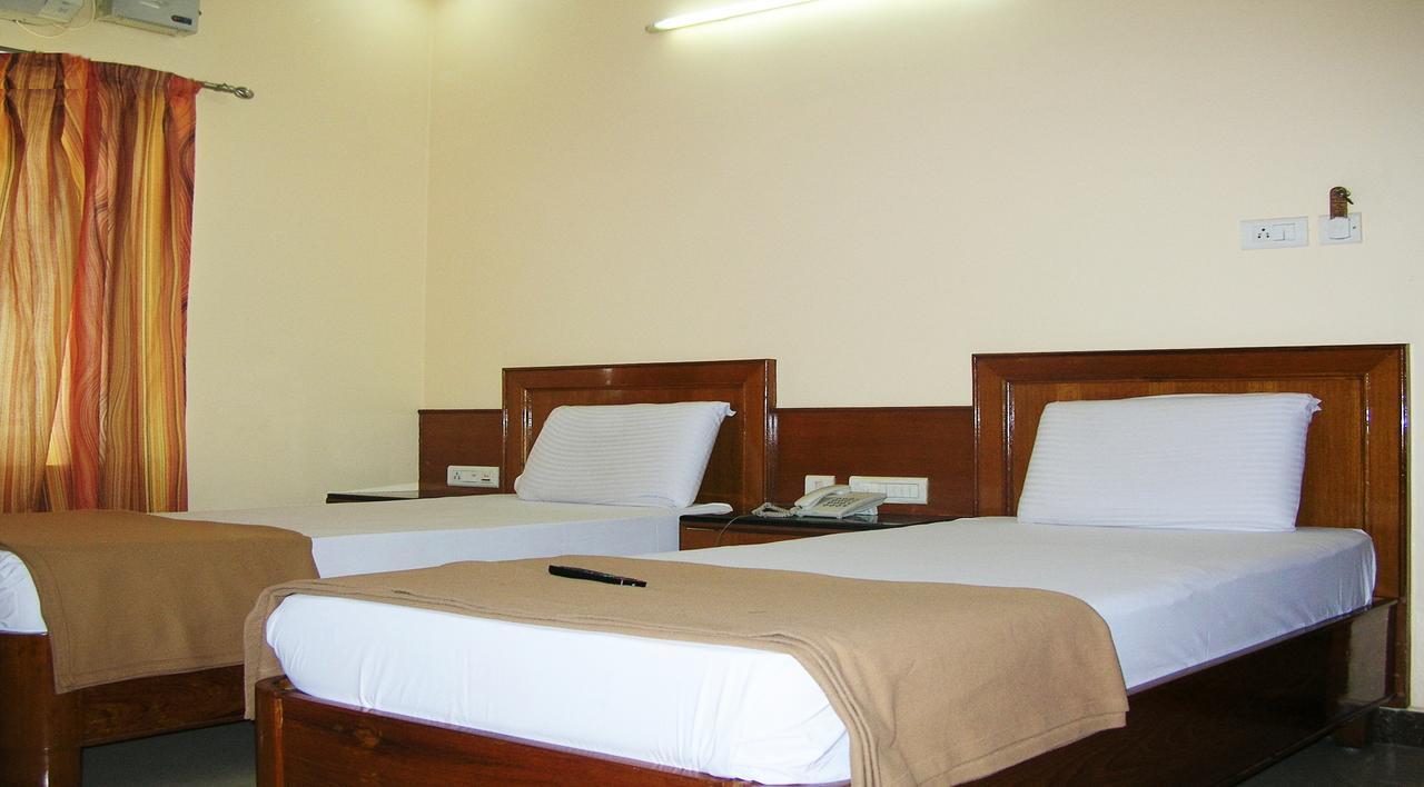 Athidhi Residency Hotell Tirupati Eksteriør bilde